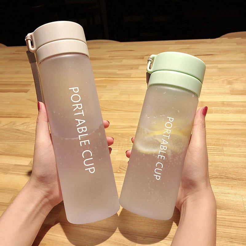 600/800ML Fashion Round Frosted Plastic Water Bottle BPA Free Portable Tea Strainer Large Capacity Sport Transparent Water Cups SPINGHAR