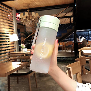 600/800ML Fashion Round Frosted Plastic Water Bottle BPA Free Portable Tea Strainer Large Capacity Sport Transparent Water Cups SPINGHAR