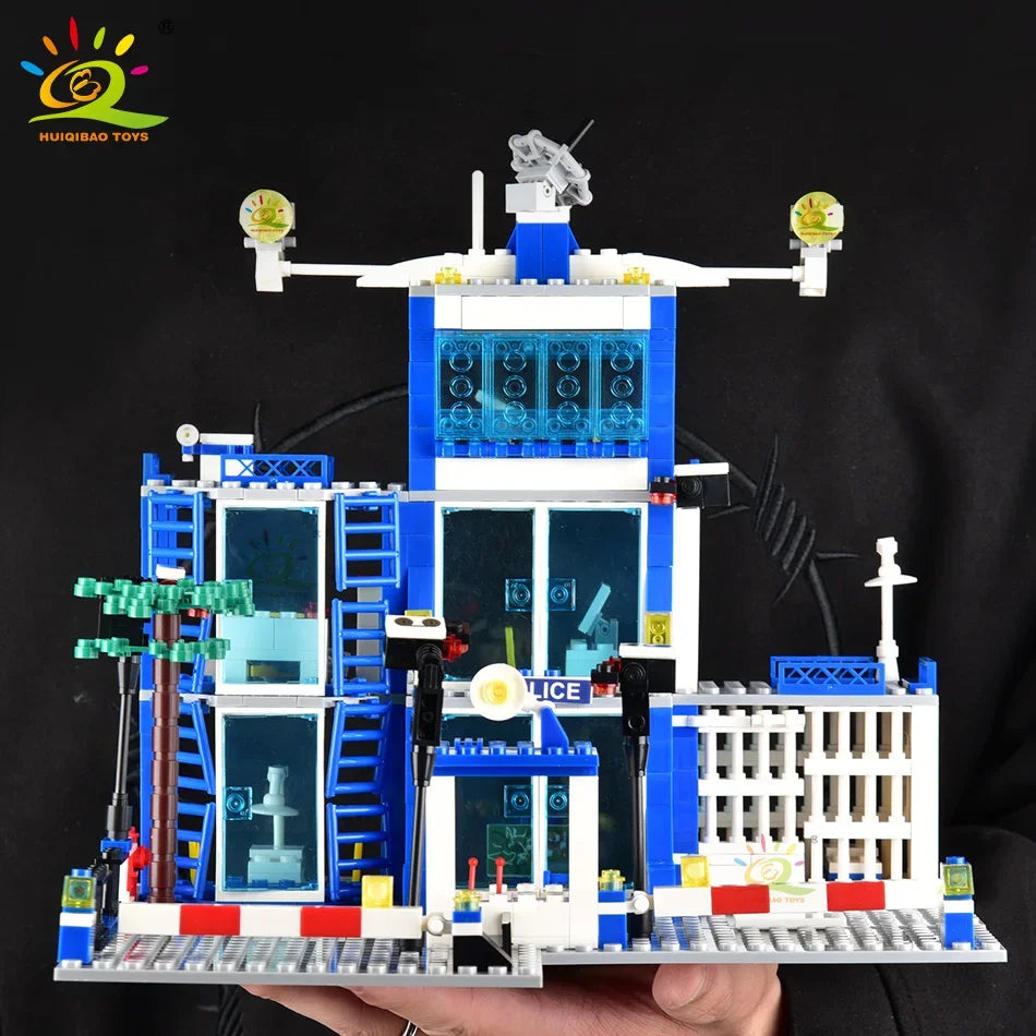 HUIQIBAO 753PCS City Police Station Building Blocks Set Boys DIY Car Figures Bricks Educational Toys For Children Adult Gift SPINGHAR